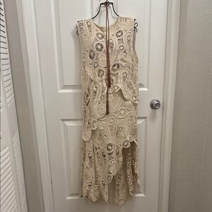 Elegant Cream Lace Sleeveless Dress